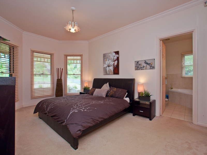 16 Brulu Close, Mount Eliza VIC 3930
