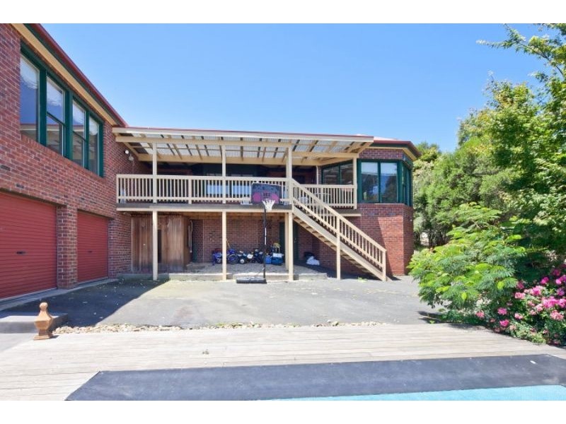 16 Brulu Close, Mount Eliza VIC 3930
