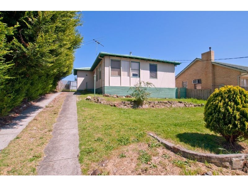 16 Jenkens Street, Frankston North VIC 3200
