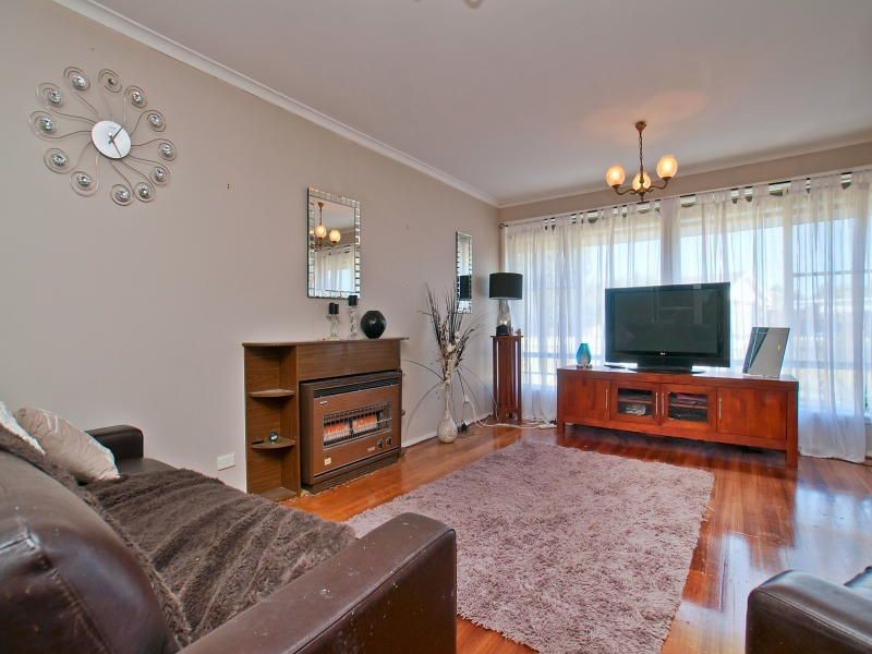 13 Silver Avenue, Frankston North VIC 3200