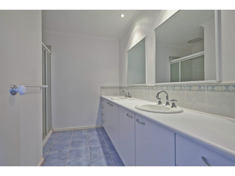4/3 – 17 Sassafras Drive, Frankston VIC 3199