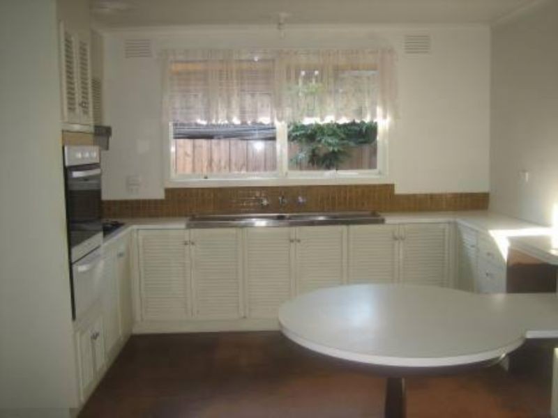 27  Pinehill Drive, Frankston VIC 3199
