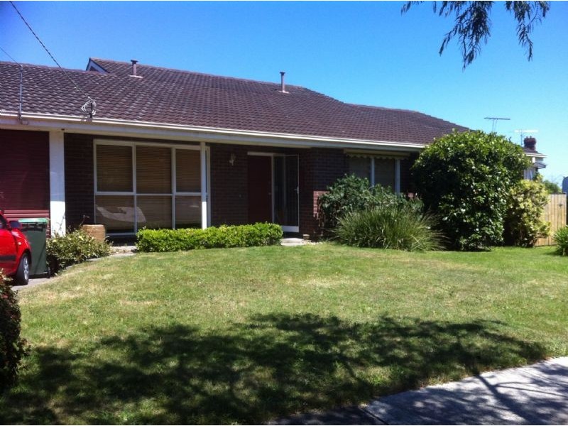 5 Irvine Crescent, Frankston VIC 3199