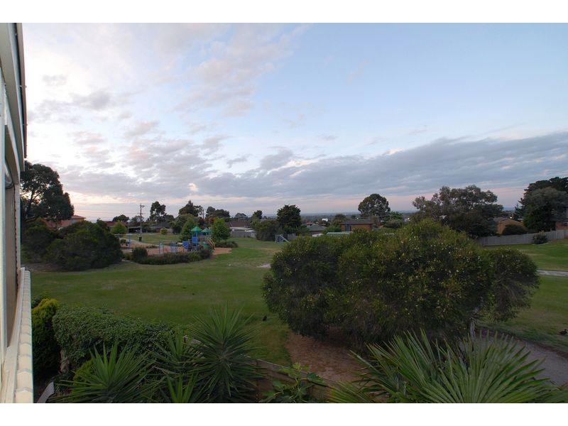 6 Altair Close, Frankston VIC 3199