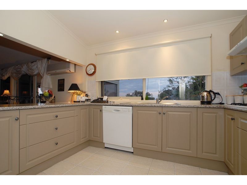 6 Altair Close, Frankston VIC 3199