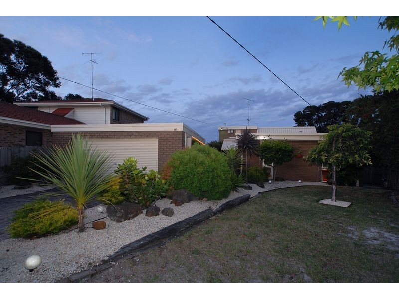 6 Altair Close, Frankston VIC 3199