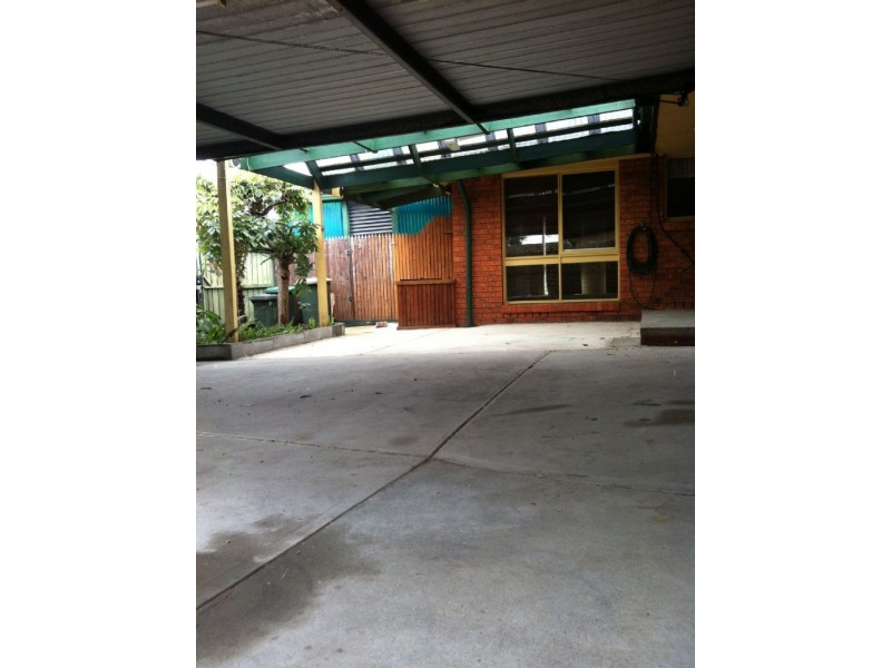 27 Grimwade Crescent, Frankston VIC 3199