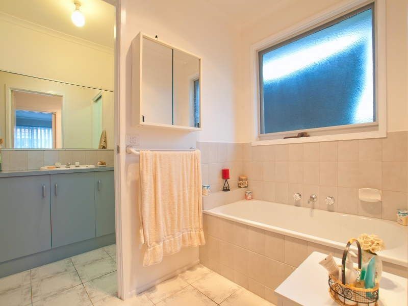 1a Colin Avenue, Frankston VIC 3199