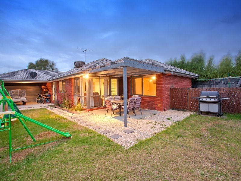 24 Bokissa Drive, Frankston VIC 3199