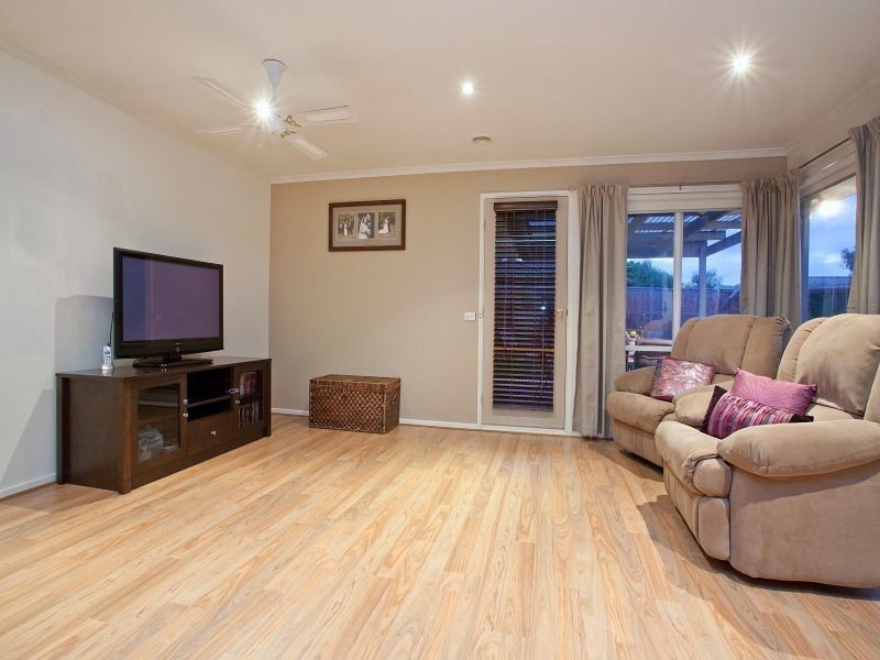 24 Bokissa Drive, Frankston VIC 3199