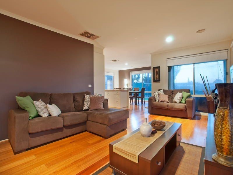 18 Oriana Grove, Skye VIC 3977