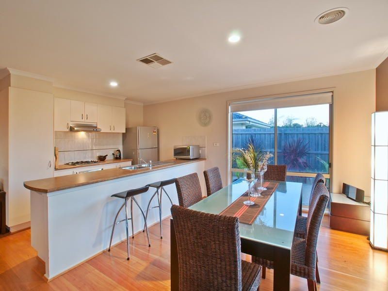 18 Oriana Grove, Skye VIC 3977