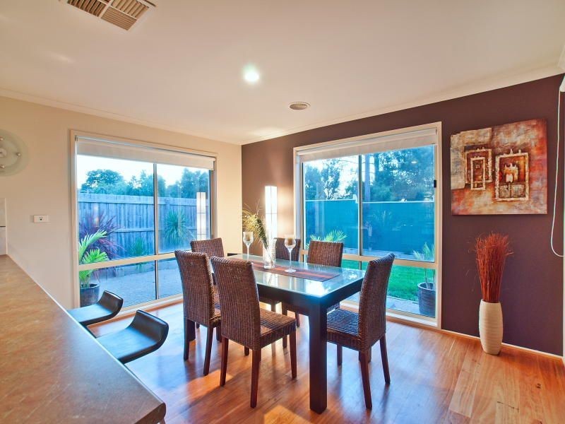 18 Oriana Grove, Skye VIC 3977