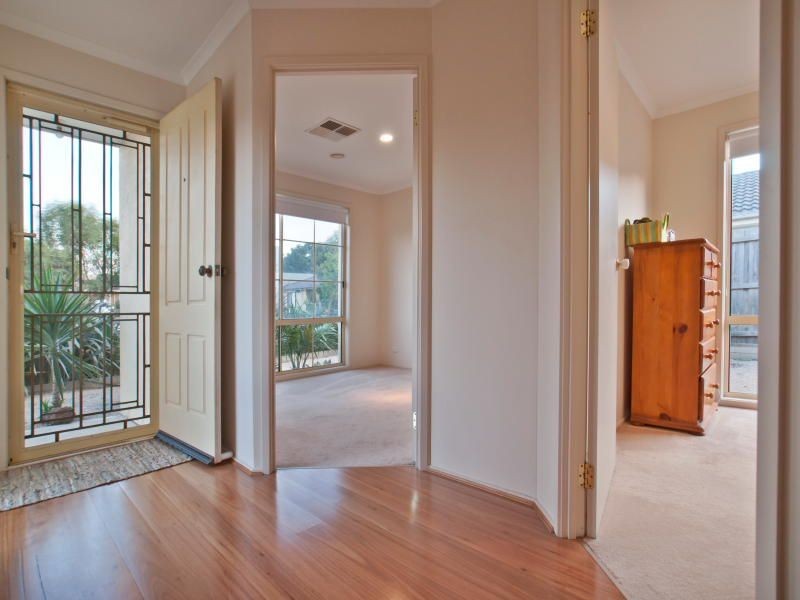 18 Oriana Grove, Skye VIC 3977