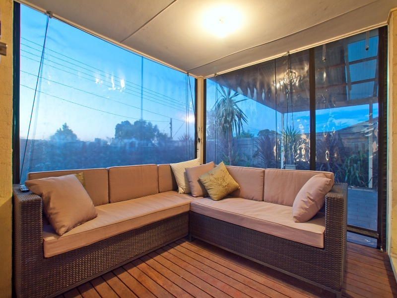 18 Oriana Grove, Skye VIC 3977