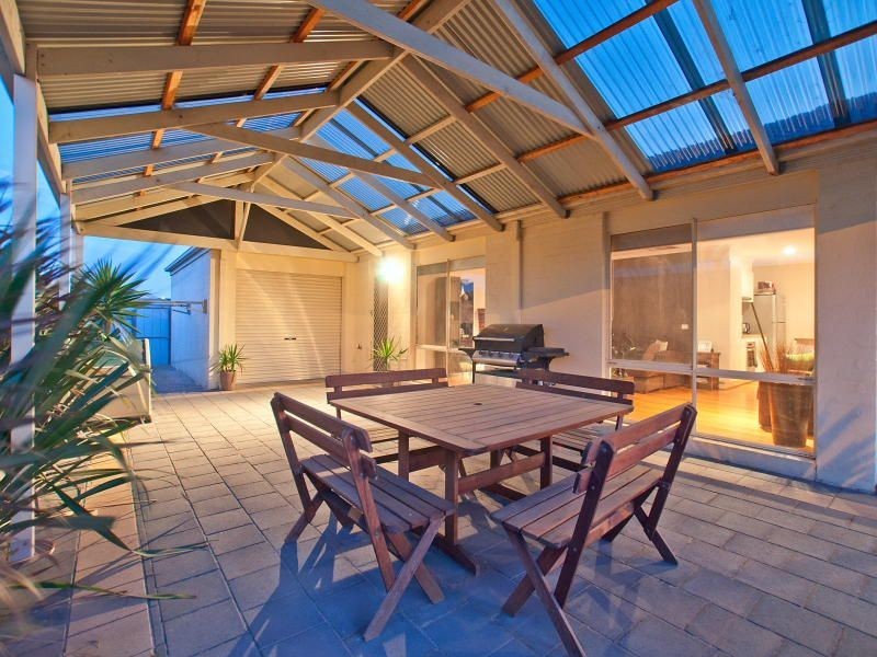 18 Oriana Grove, Skye VIC 3977