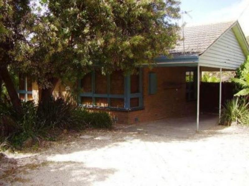 27 Stradbroke Avenue, Frankston VIC 3199