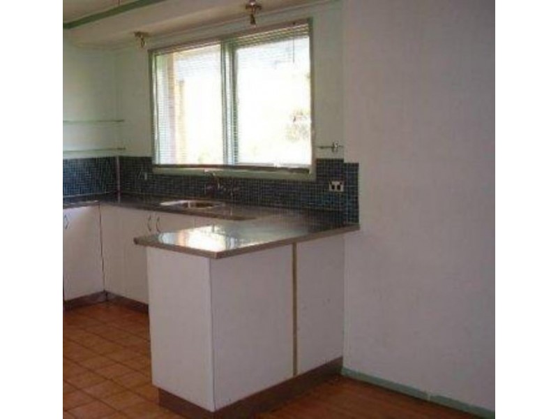 27 Stradbroke Avenue, Frankston VIC 3199