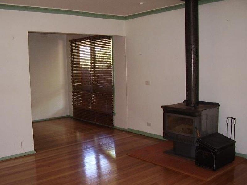 27 Stradbroke Avenue, Frankston VIC 3199