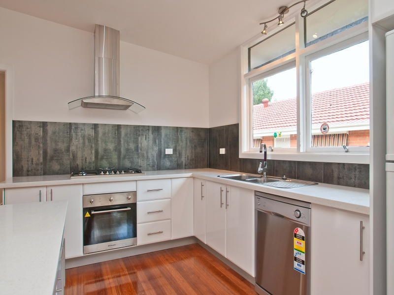 27 Carrington Avenue, Seaford VIC 3198