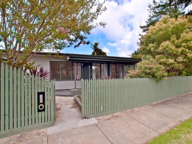 27 Carrington Avenue, Seaford VIC 3198