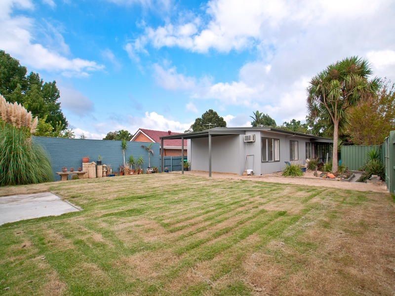 27 Carrington Avenue, Seaford VIC 3198