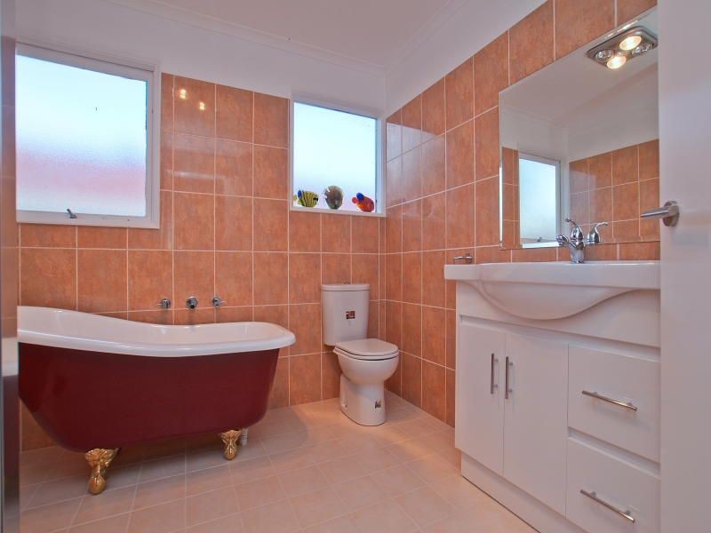 27 Carrington Avenue, Seaford VIC 3198