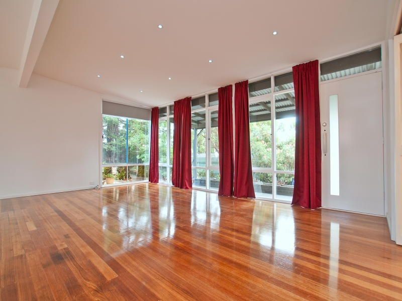 27 Carrington Avenue, Seaford VIC 3198