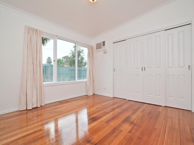 27 Carrington Avenue, Seaford VIC 3198