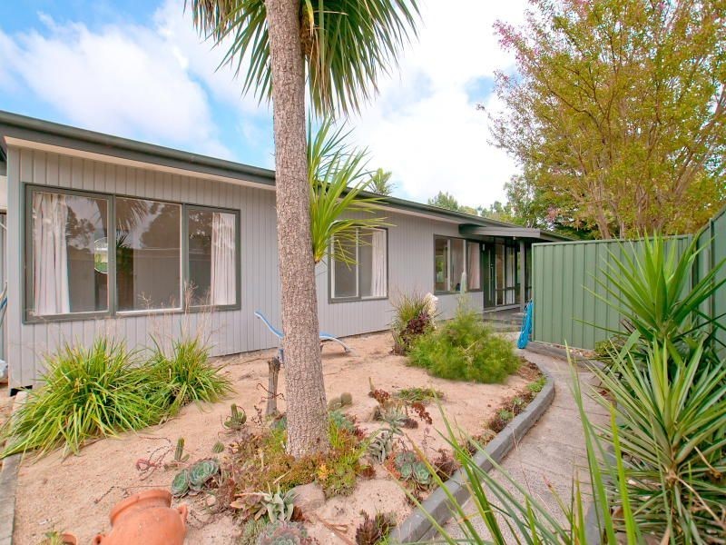 27 Carrington Avenue, Seaford VIC 3198