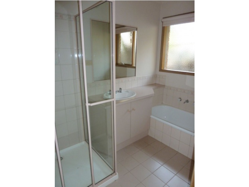 2/19 Wahgunyah Crescent, Langwarrin VIC 3910