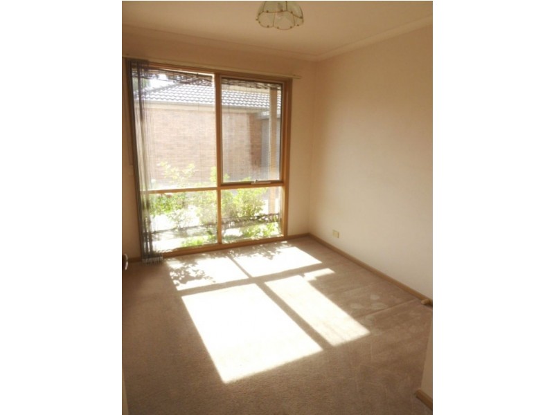 2/19 Wahgunyah Crescent, Langwarrin VIC 3910