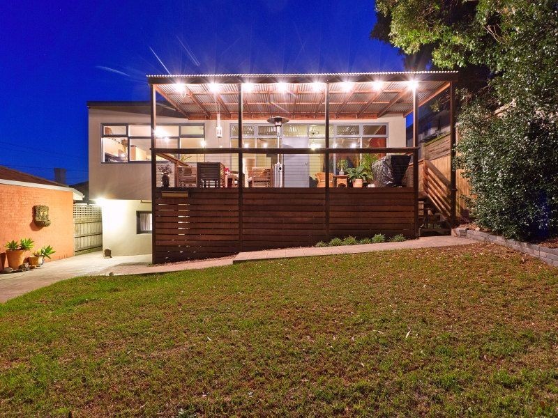 56 Woodlands Grove, Frankston VIC 3199