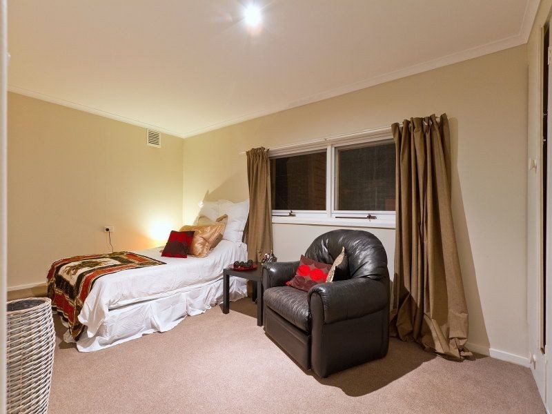 56 Woodlands Grove, Frankston VIC 3199