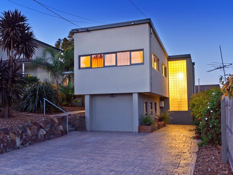 56 Woodlands Grove, Frankston VIC 3199