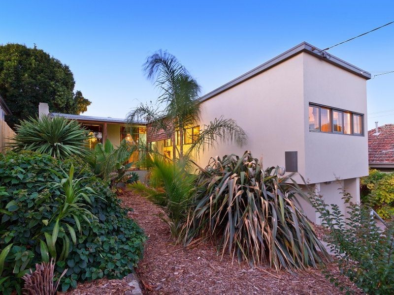 56 Woodlands Grove, Frankston VIC 3199