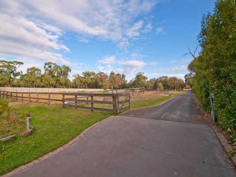 60 Valley Road, Langwarrin VIC 3910