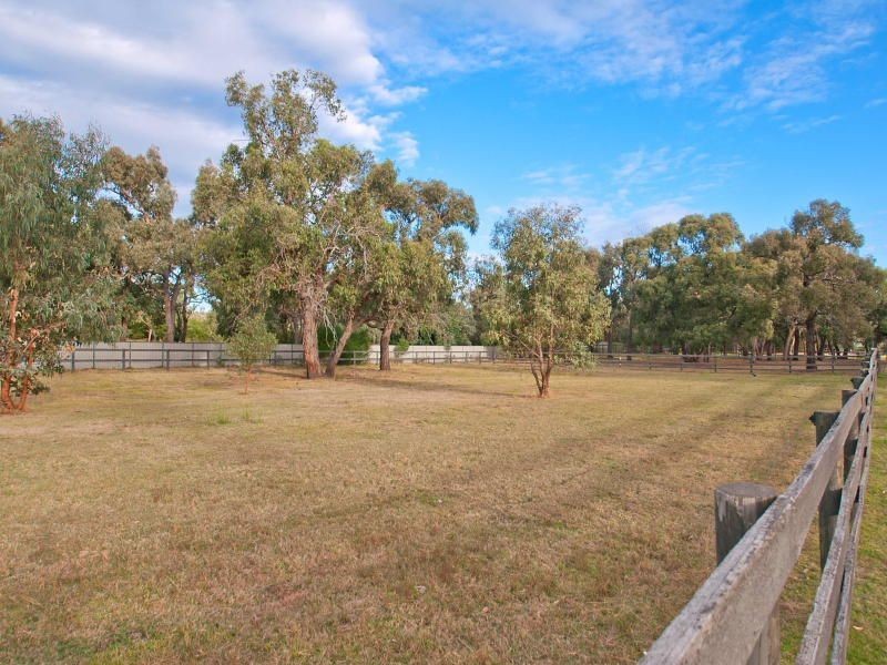 60 Valley Road, Langwarrin VIC 3910