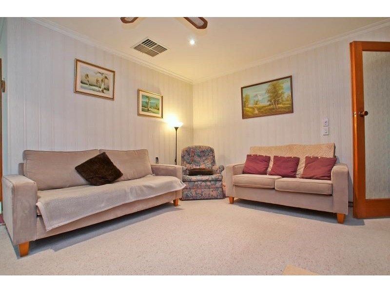 17 The Trossachs, Frankston VIC 3199