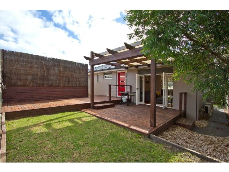 2/11 George Street, Frankston VIC 3199