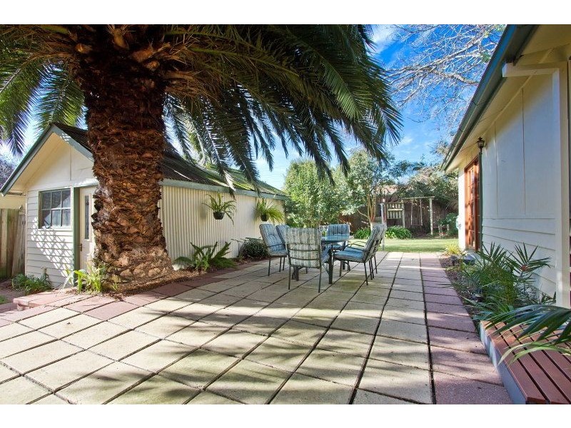 2 Burns Street, Frankston VIC 3199