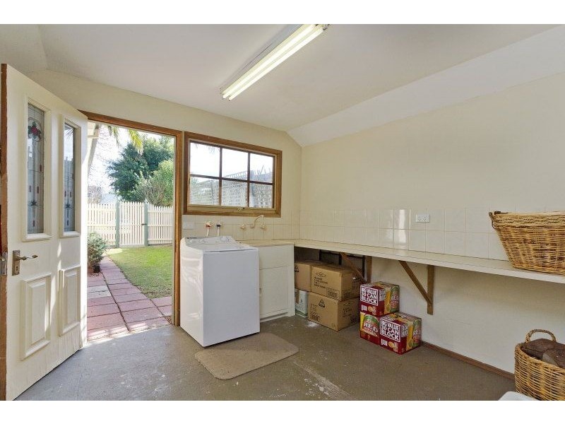 2 Burns Street, Frankston VIC 3199