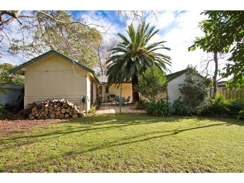 2 Burns Street, Frankston VIC 3199