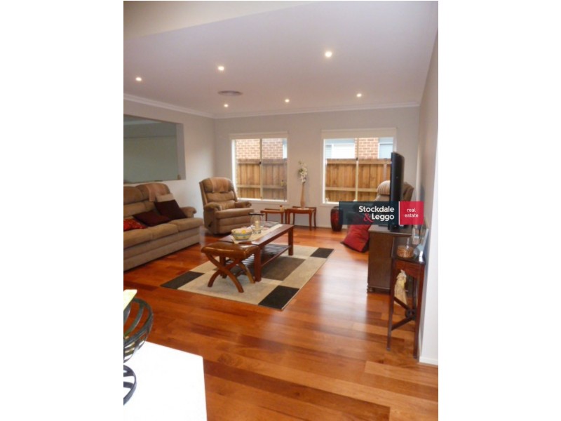 19 Sandarra Boulevard, Sandhurst VIC 3977