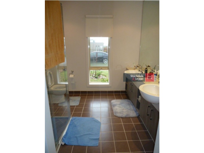 19 Sandarra Boulevard, Sandhurst VIC 3977