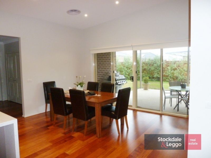 19 Sandarra Boulevard, Sandhurst VIC 3977