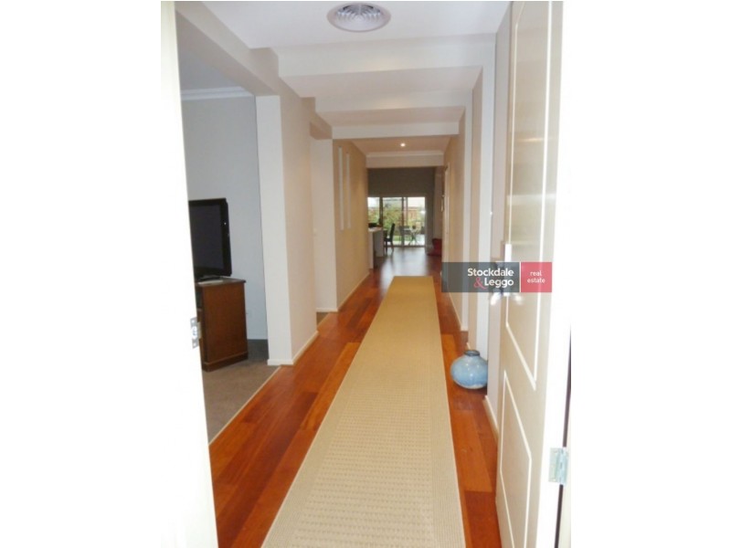 19 Sandarra Boulevard, Sandhurst VIC 3977