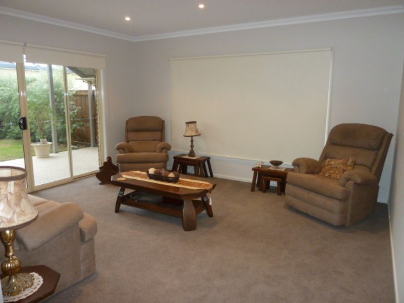 19 Sandarra Boulevard, Sandhurst VIC 3977