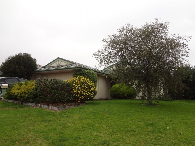 6 Warrindale Close, Langwarrin VIC 3910