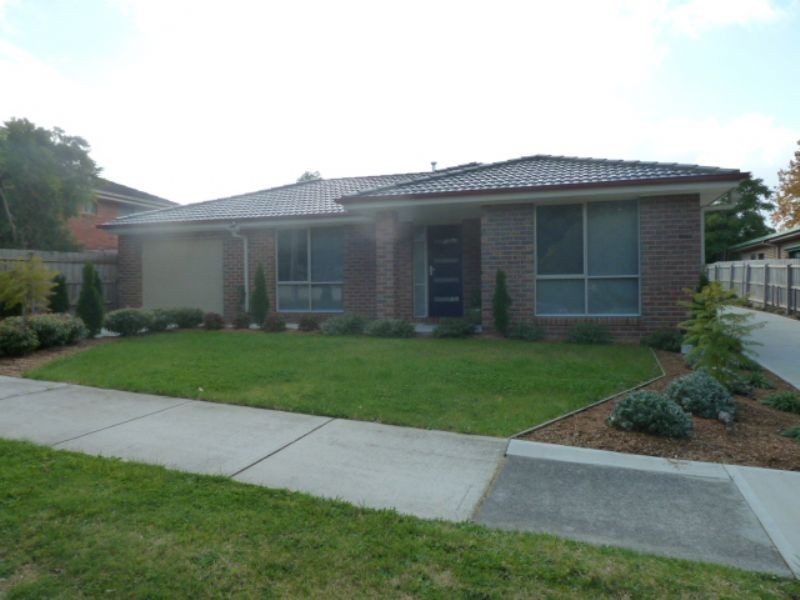 1/3  Athol Court, Langwarrin VIC 3910